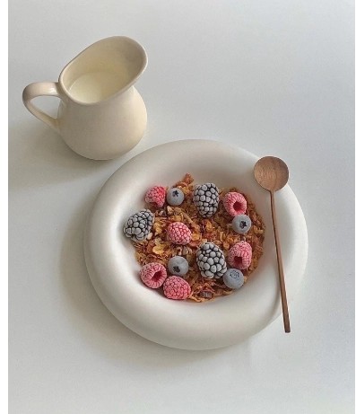 Minimalist Artisan Ceramic Plate — photo 2